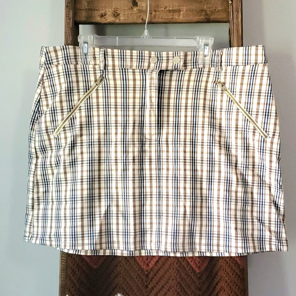 Plaid skirt